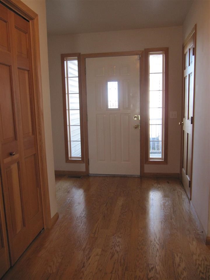 706 Sunrise - Photo 3