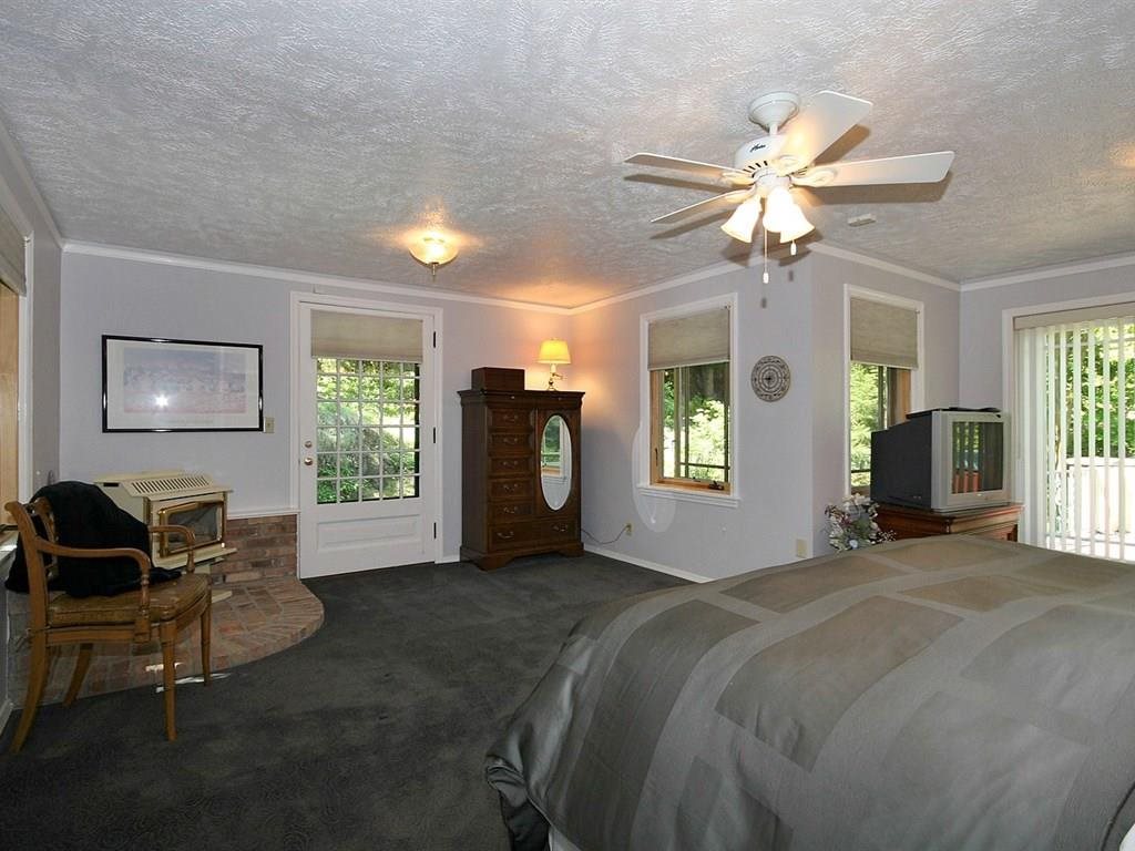 410 E Rockwood Blvd - Photo 13