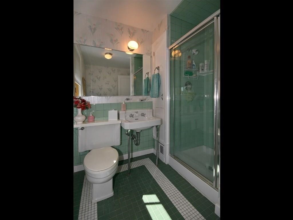 410 E Rockwood Blvd - Photo 17