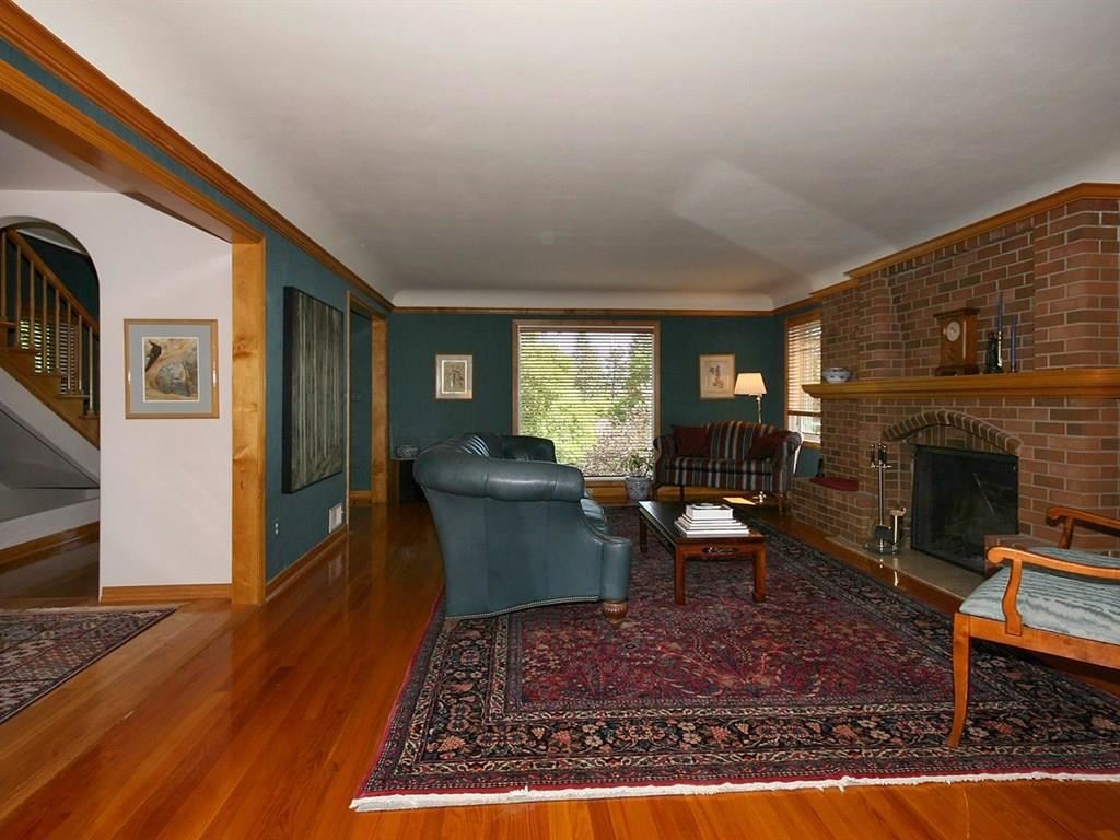 410 E Rockwood Blvd - Photo 3