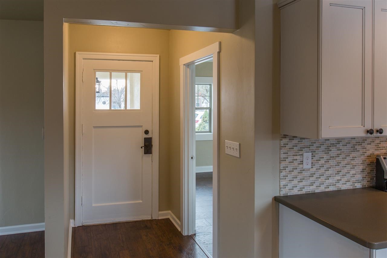 1007 E 39th Ave - Photo 3