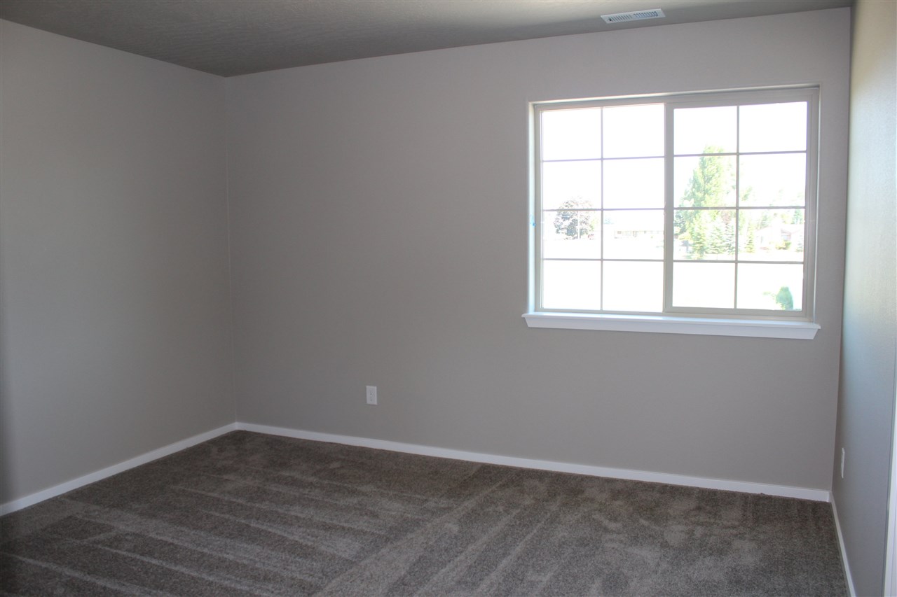 2615 W Heath Ave - Photo 12