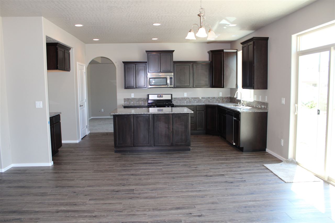 2615 W Heath Ave - Photo 5