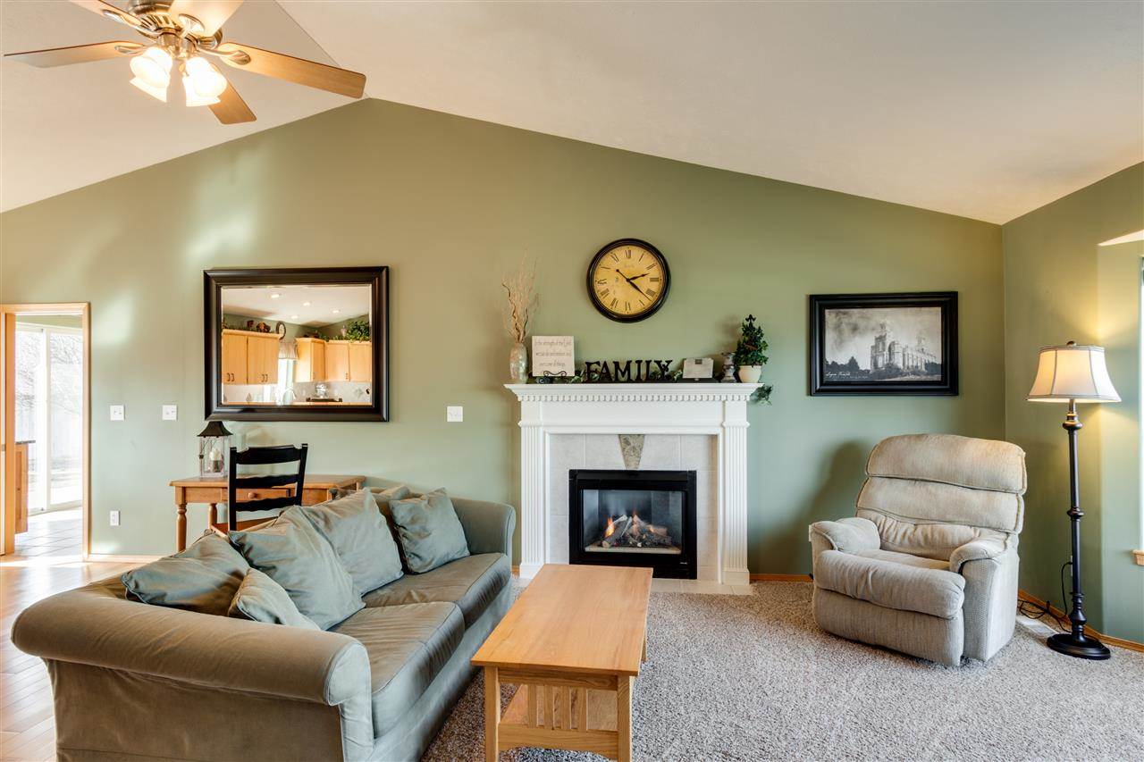 7907 N Sicilia Ct - Photo 3