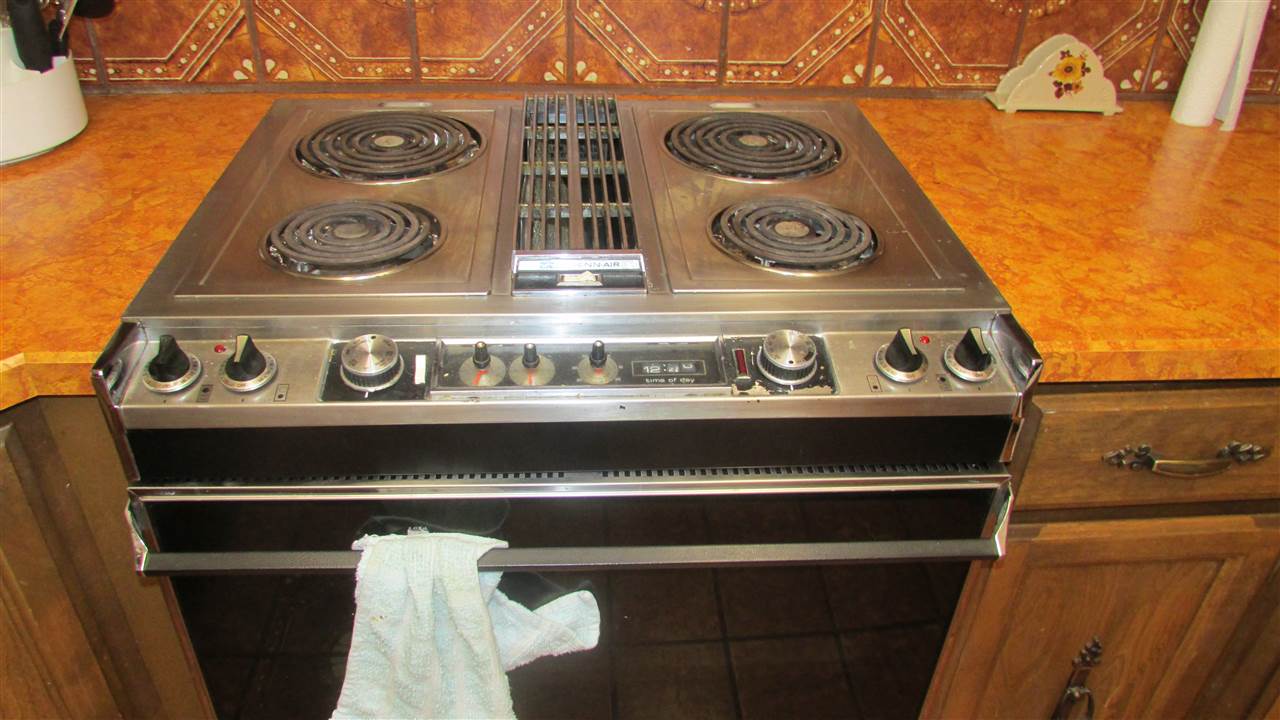 553 E Walton Ave - Photo 15
