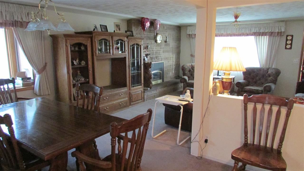 553 E Walton Ave - Photo 3