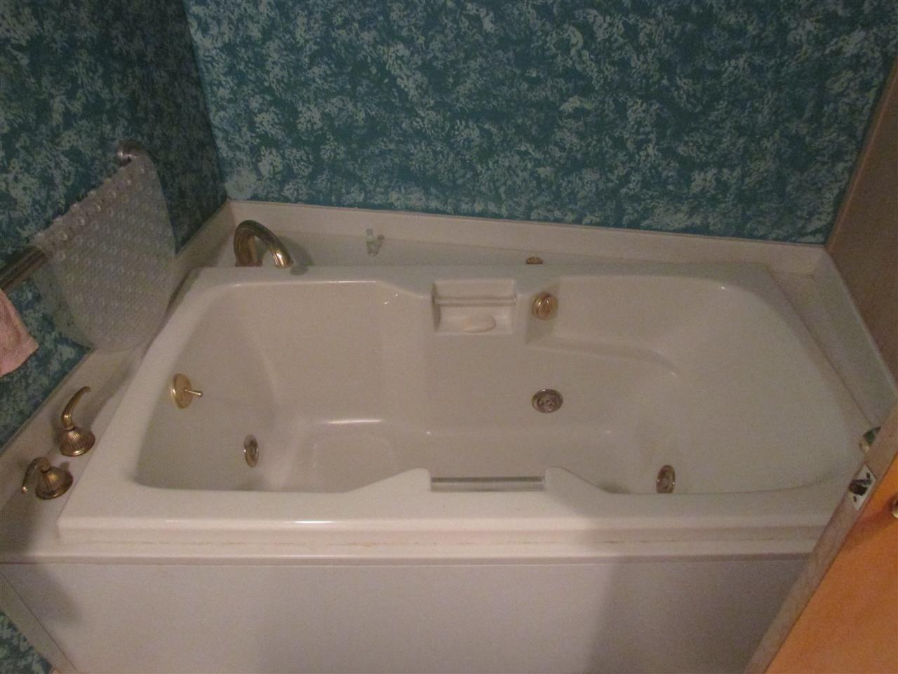 553 E Walton Ave - Photo 8
