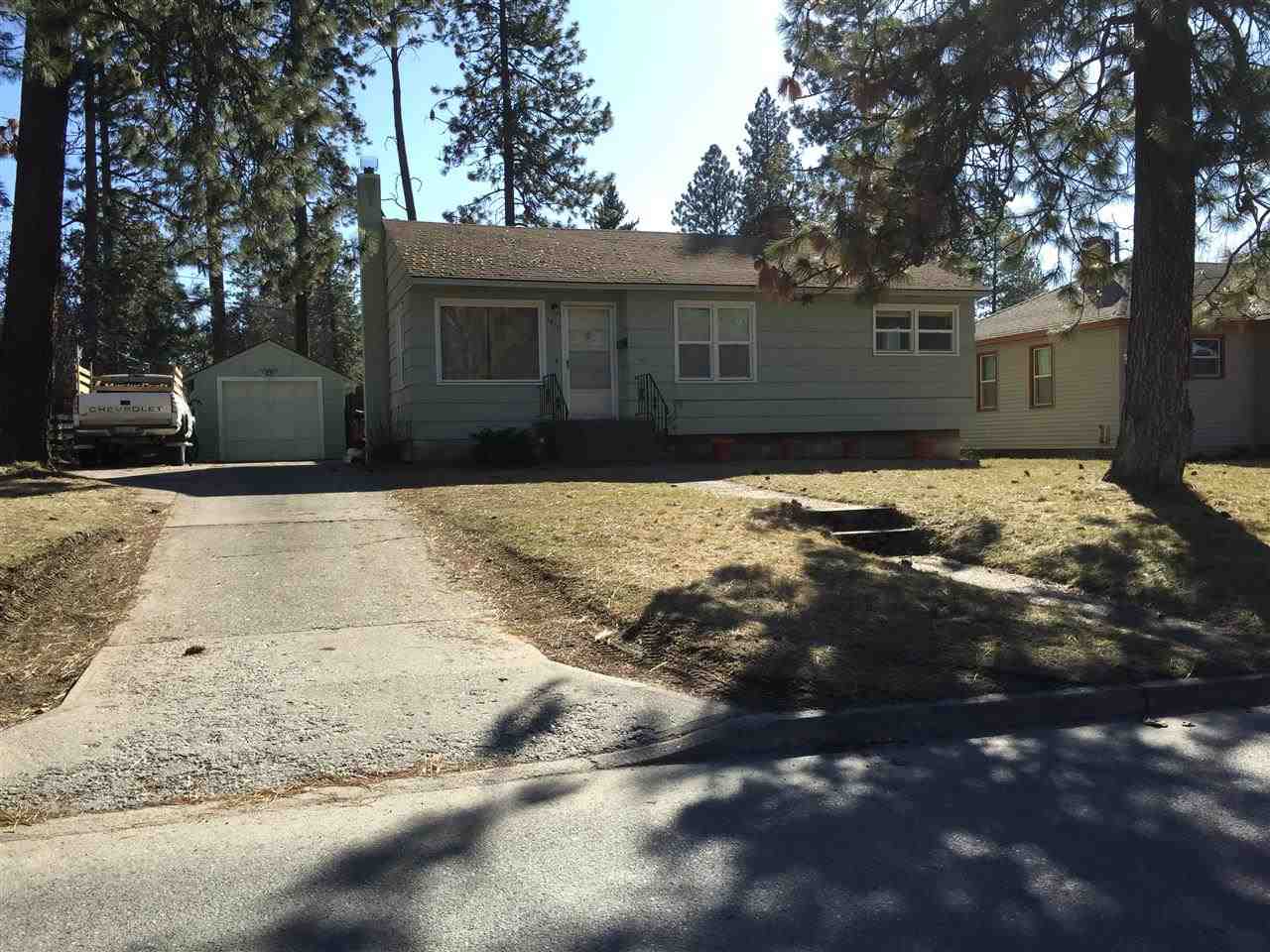 1410 E Thurston - Photo 1