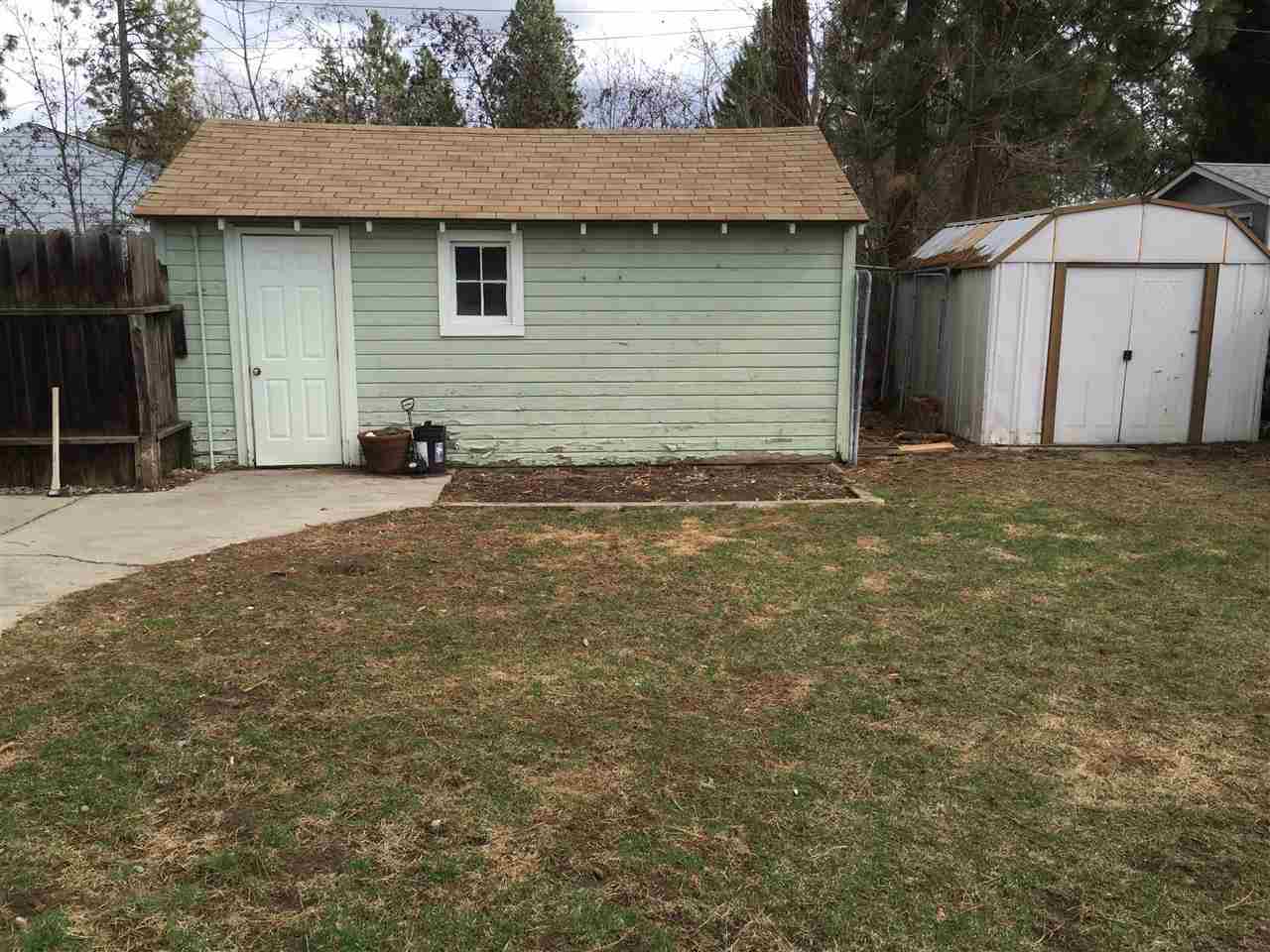 1410 E Thurston - Photo 3
