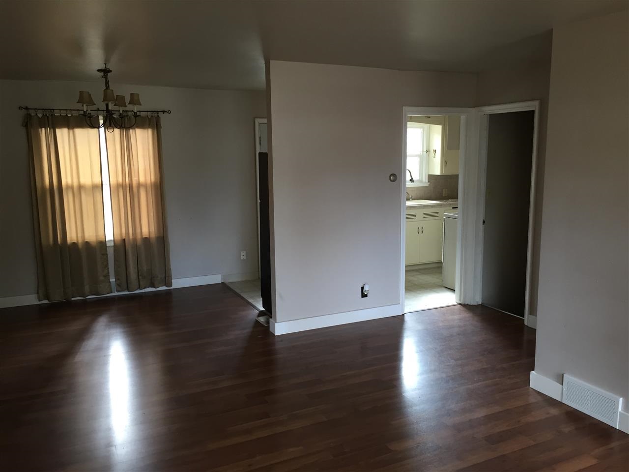 1410 E Thurston - Photo 4