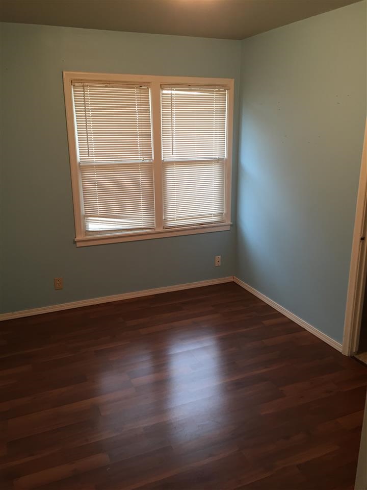 1410 E Thurston - Photo 8