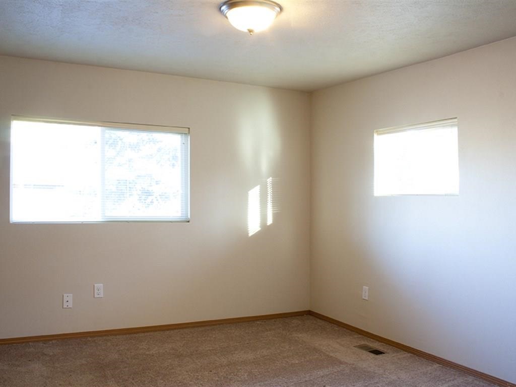 13302 E Broadway Ave - Photo 9