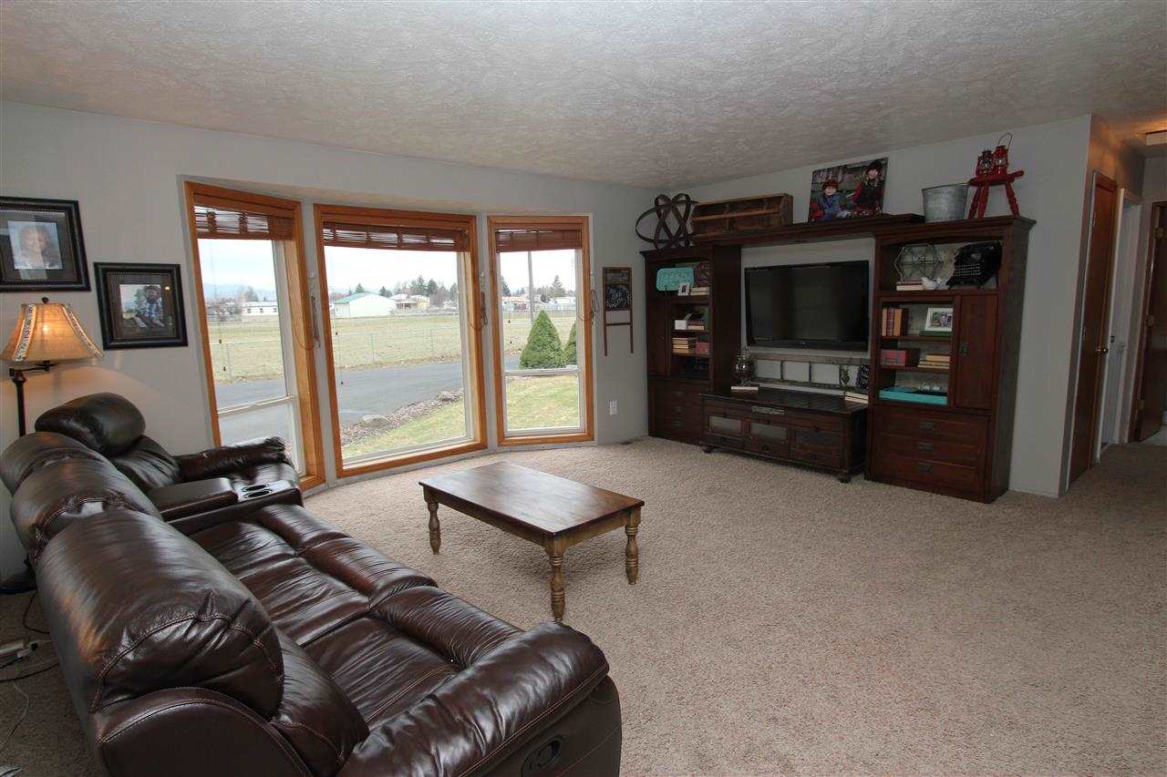 23019 E Nebraska - Photo 3
