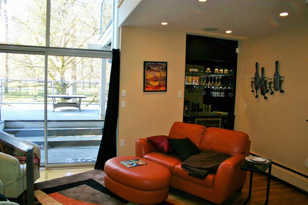 301 S Chestnut - Photo 5