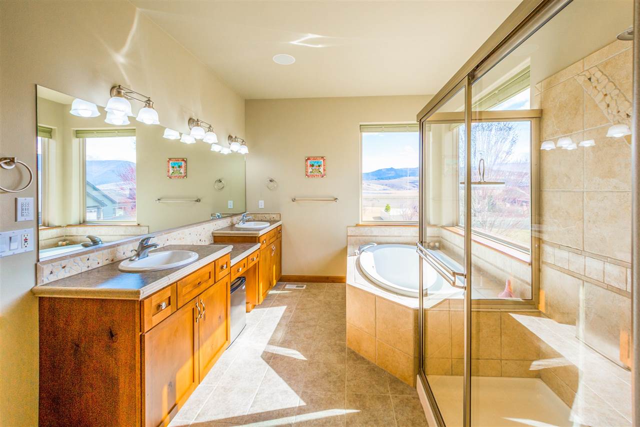 2111 S Meadowview Rd - Photo 9