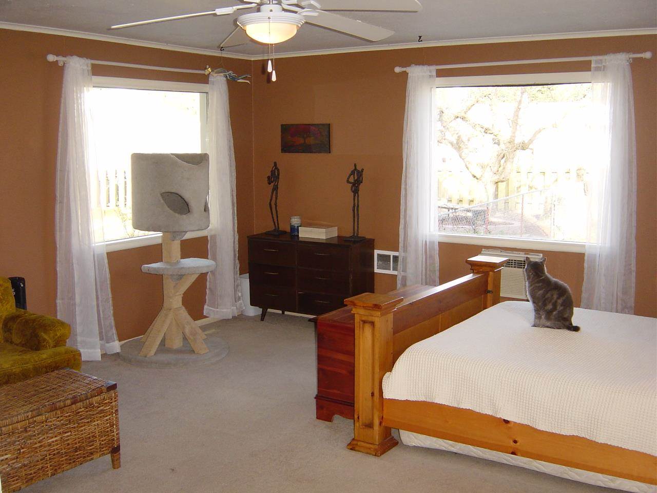 5214 N Oak St - Photo 9