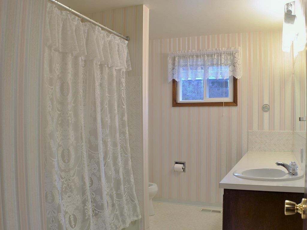 5734 N Greenwood Blvd - Photo 11