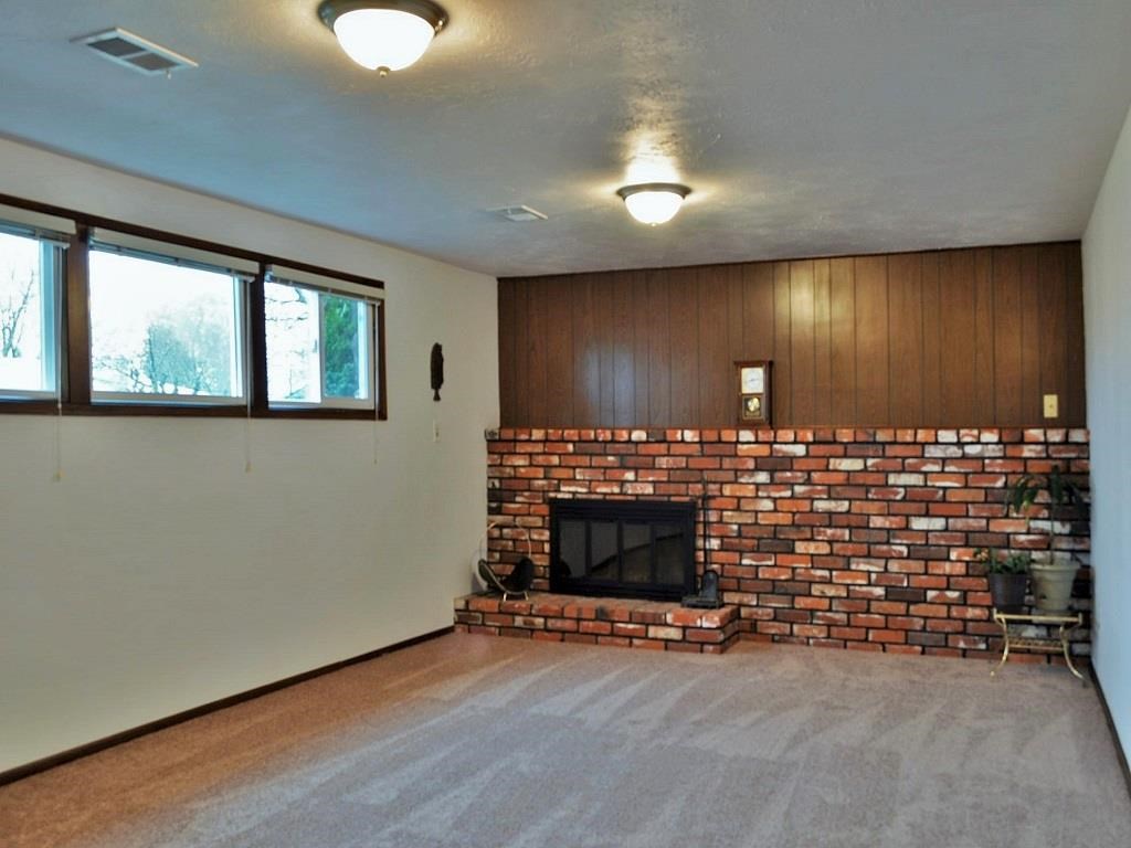 5734 N Greenwood Blvd - Photo 12
