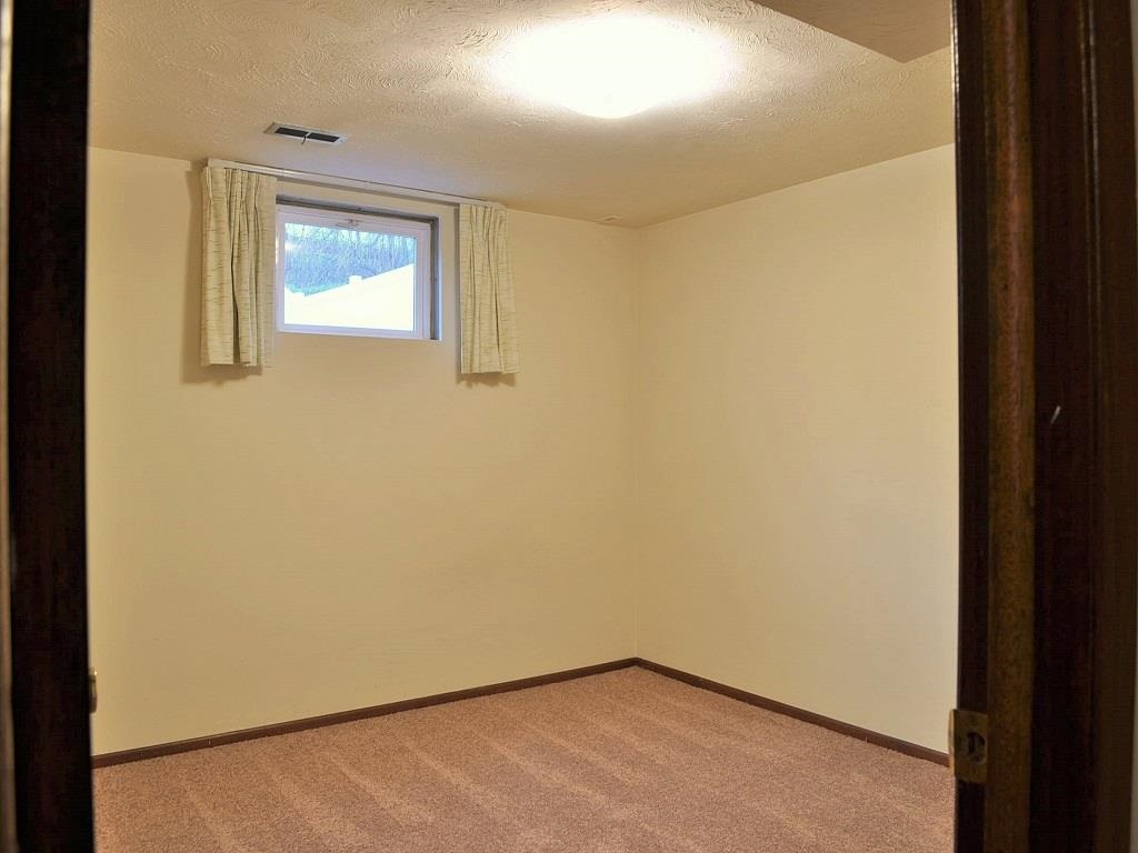 5734 N Greenwood Blvd - Photo 14