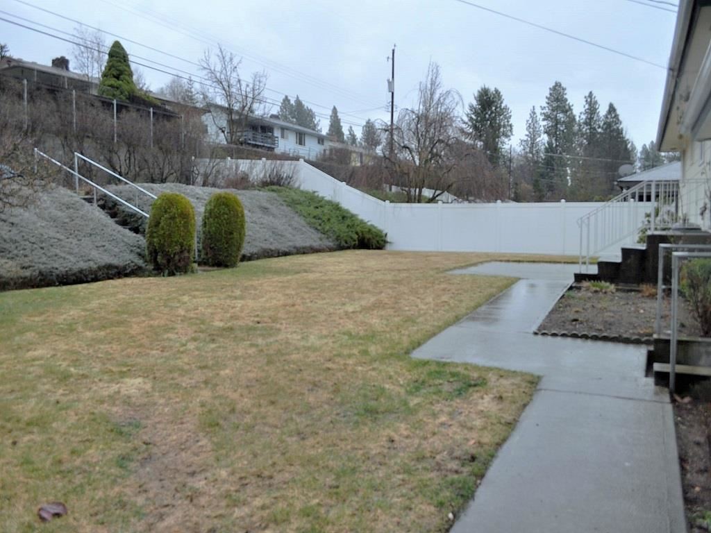5734 N Greenwood Blvd - Photo 18