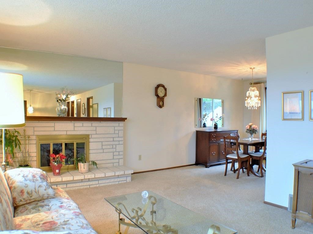 5734 N Greenwood Blvd - Photo 5