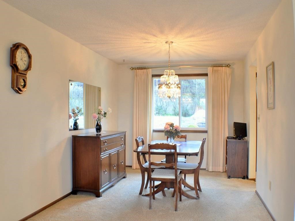 5734 N Greenwood Blvd - Photo 6