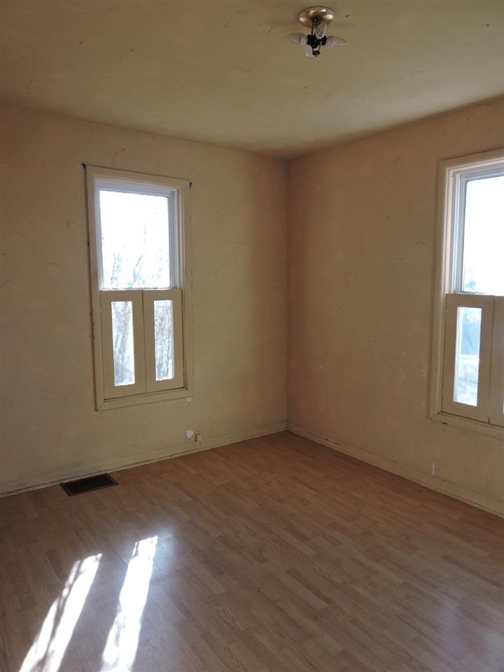 319 E 8th St - Photo 12