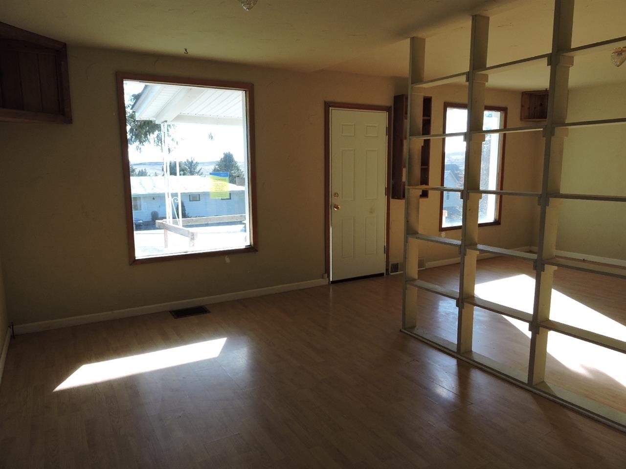 319 E 8th St - Photo 15
