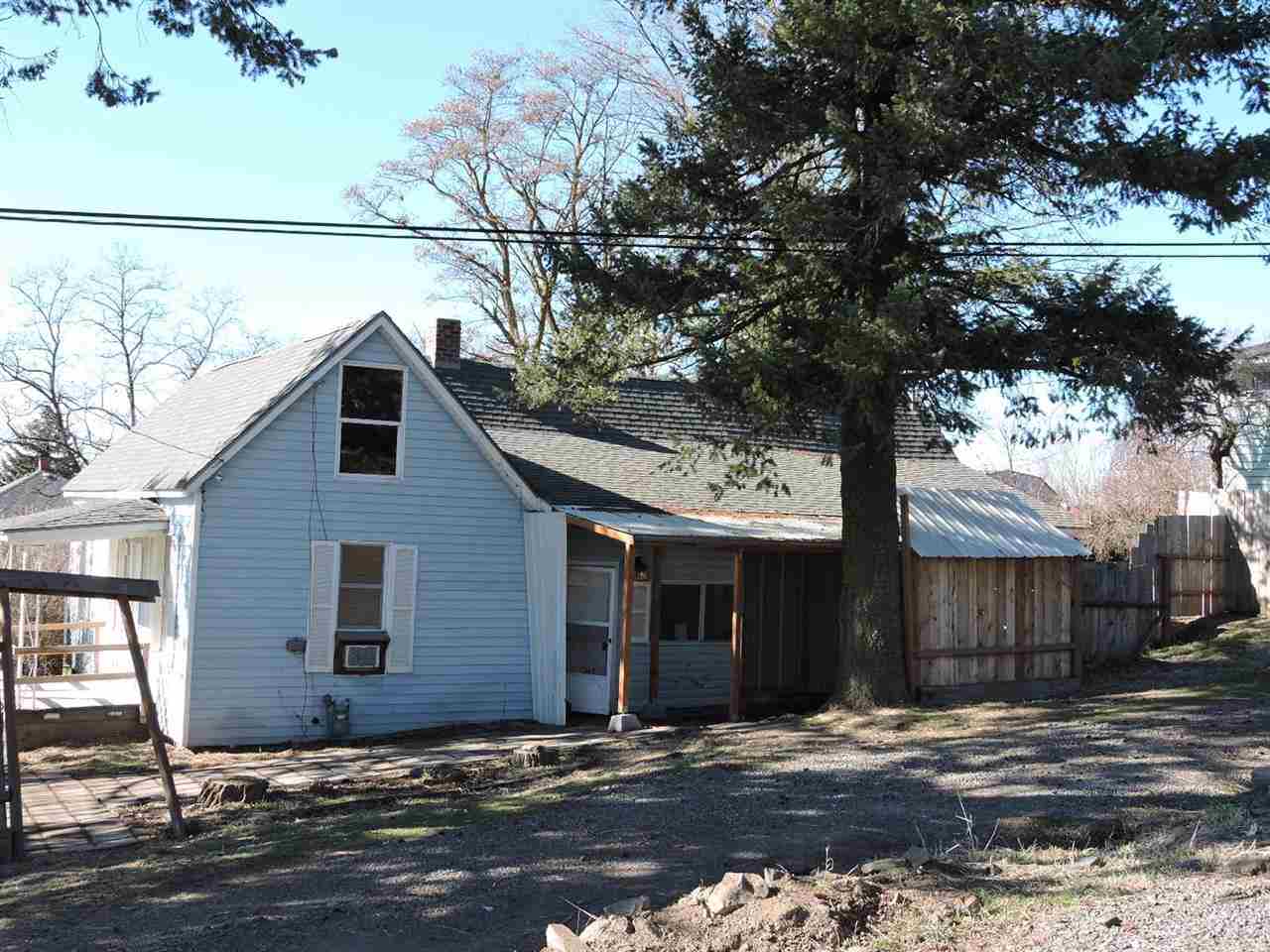 319 E 8th St - Photo 5