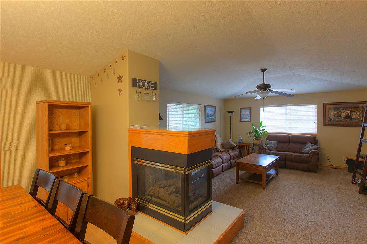 15411 N Custer Ln - Photo 4