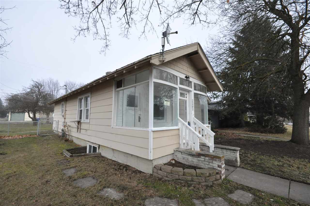 2203 E COURTLAND Ave - Photo 12