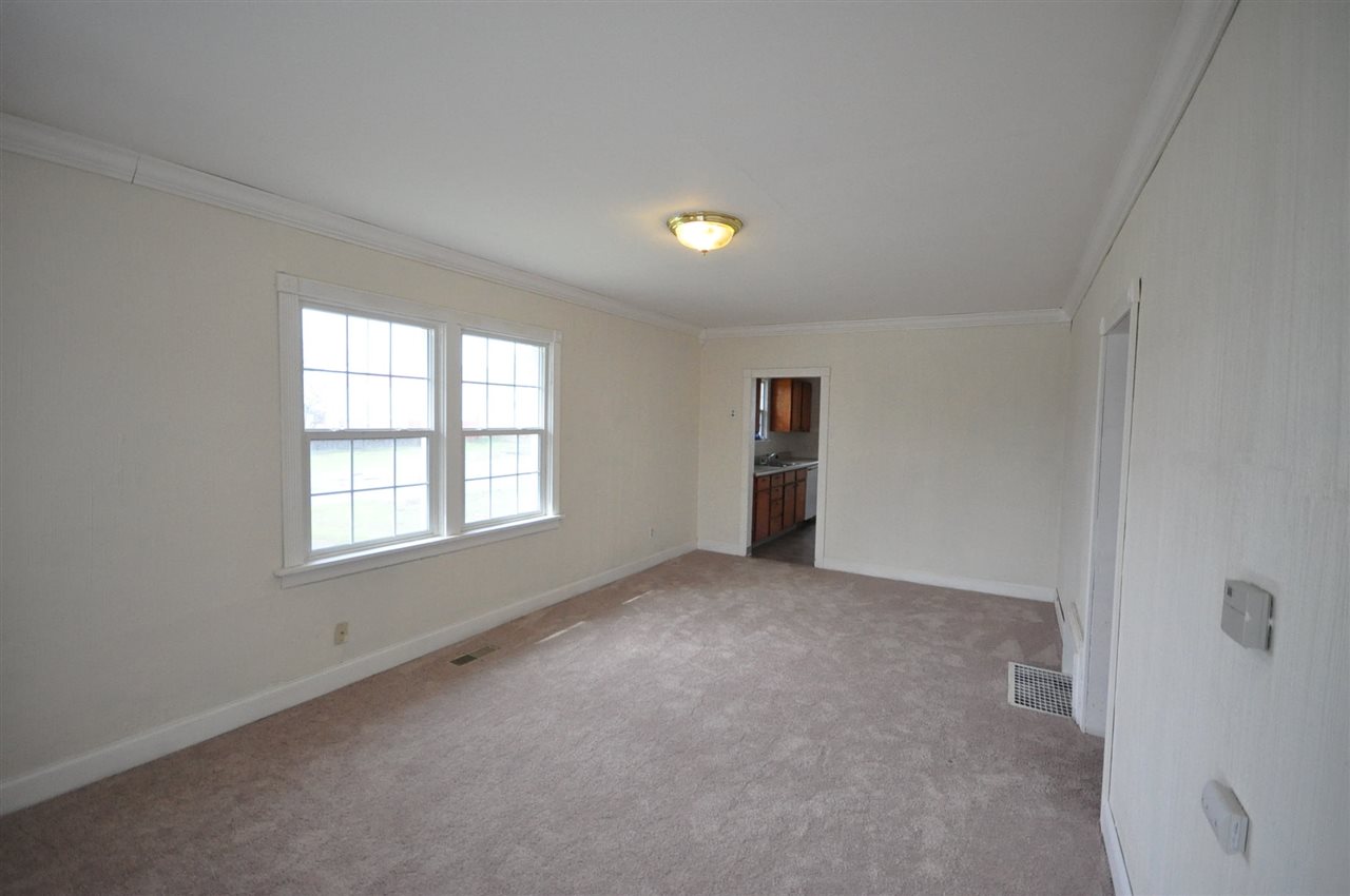 2203 E COURTLAND Ave - Photo 3