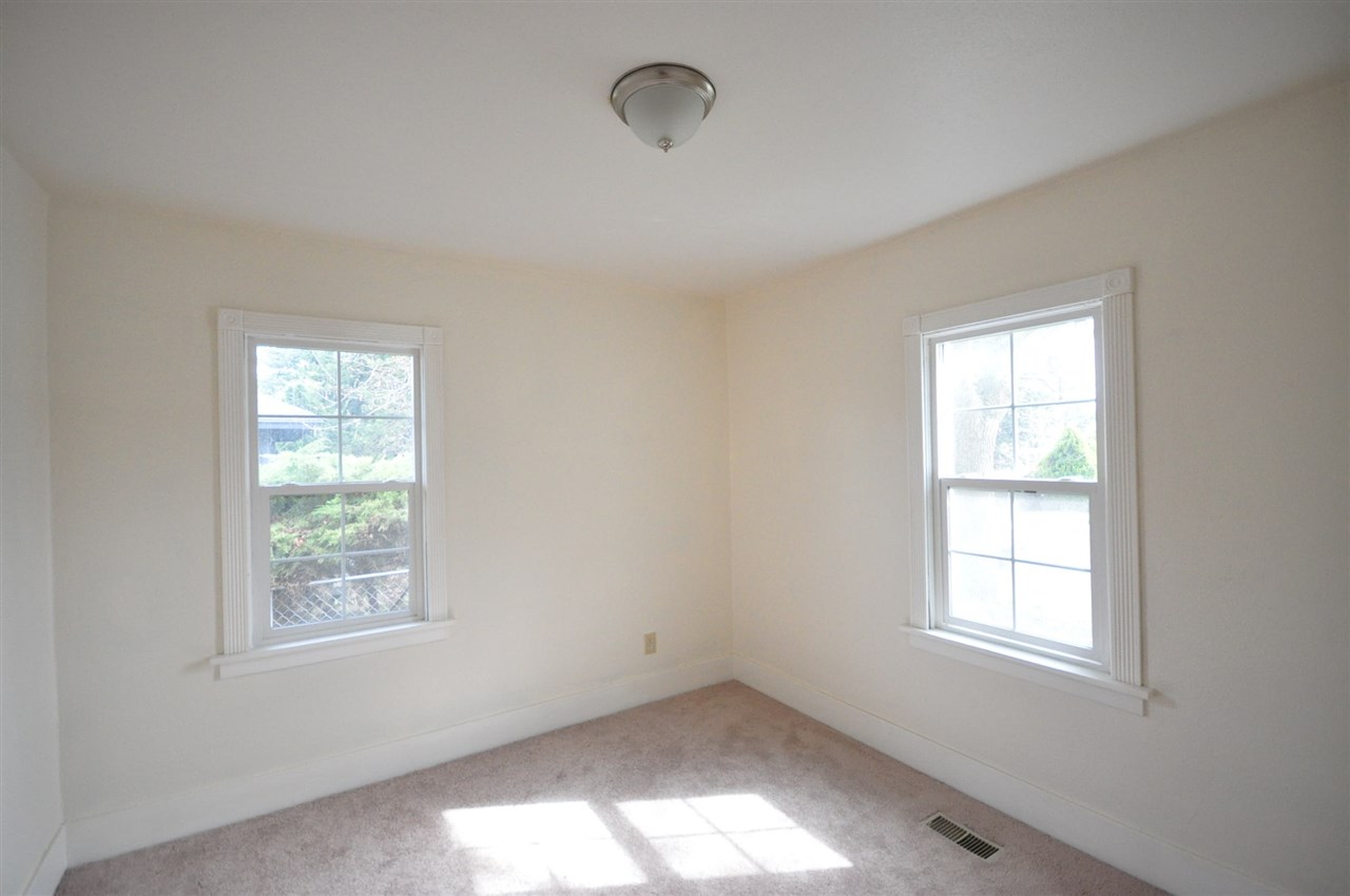 2203 E COURTLAND Ave - Photo 6