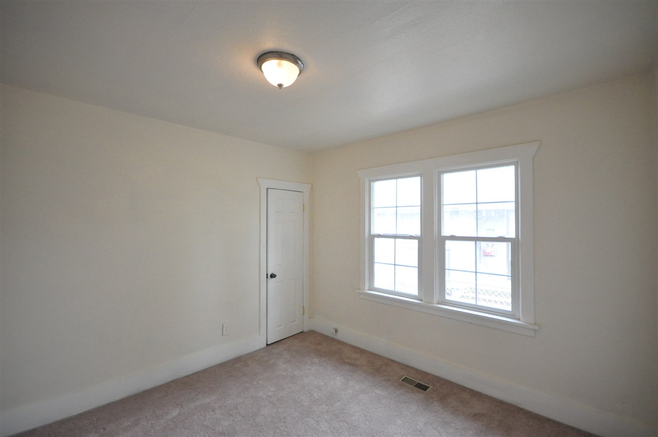 2203 E COURTLAND Ave - Photo 8