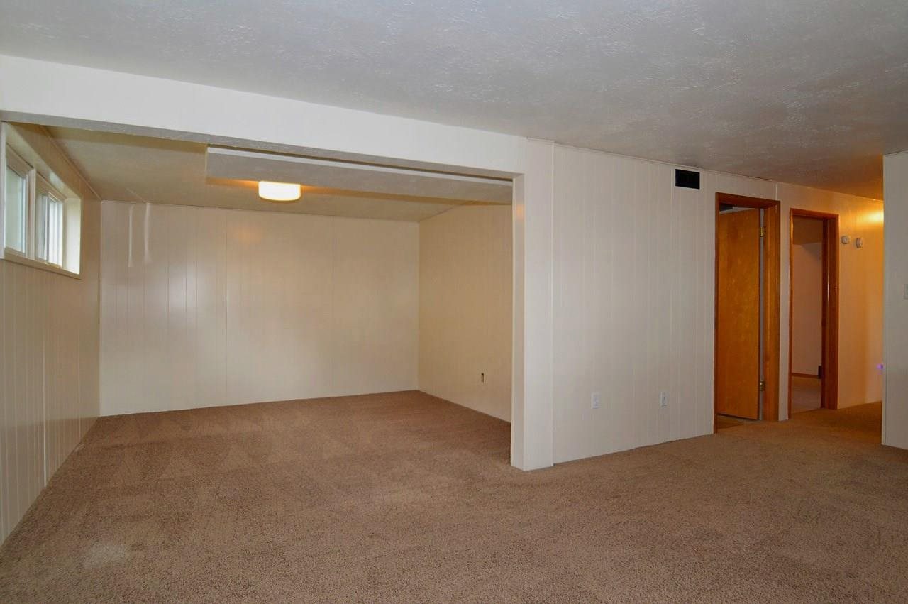 5594 N Greenwood Blvd - Photo 16