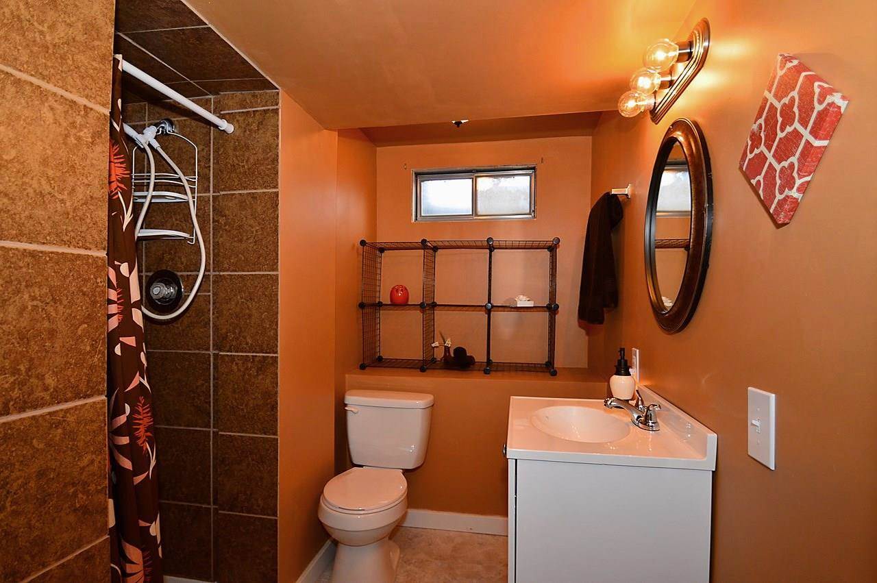 5594 N Greenwood Blvd - Photo 18