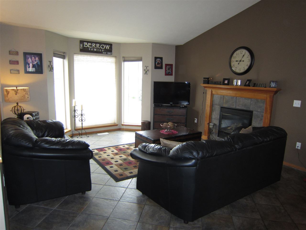 15921 E 6th Ln - Photo 3