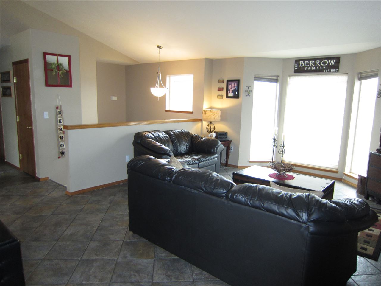 15921 E 6th Ln - Photo 4