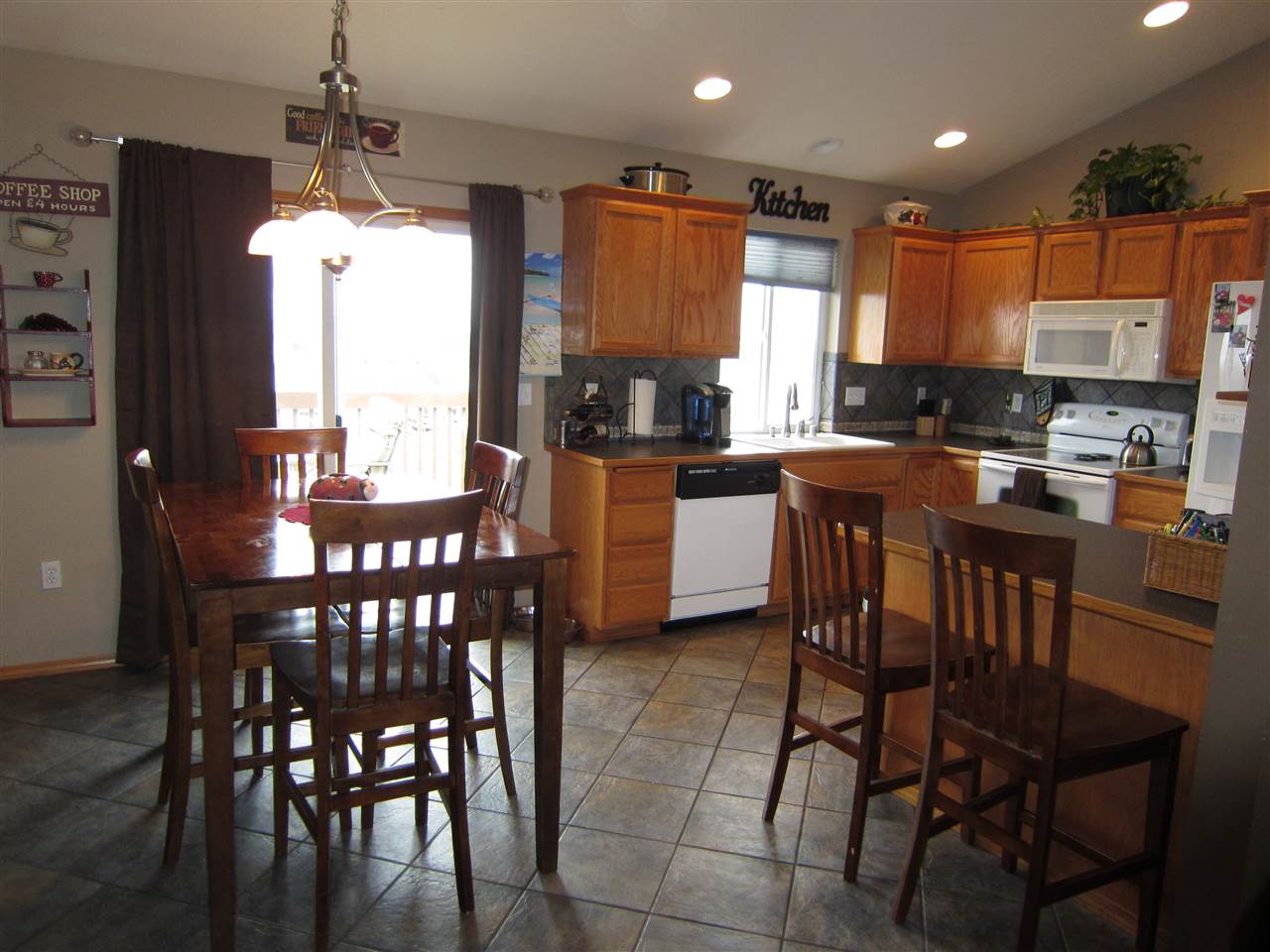 15921 E 6th Ln - Photo 6