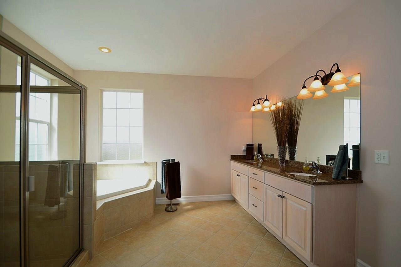 1209 W Chaucer Ave - Photo 11