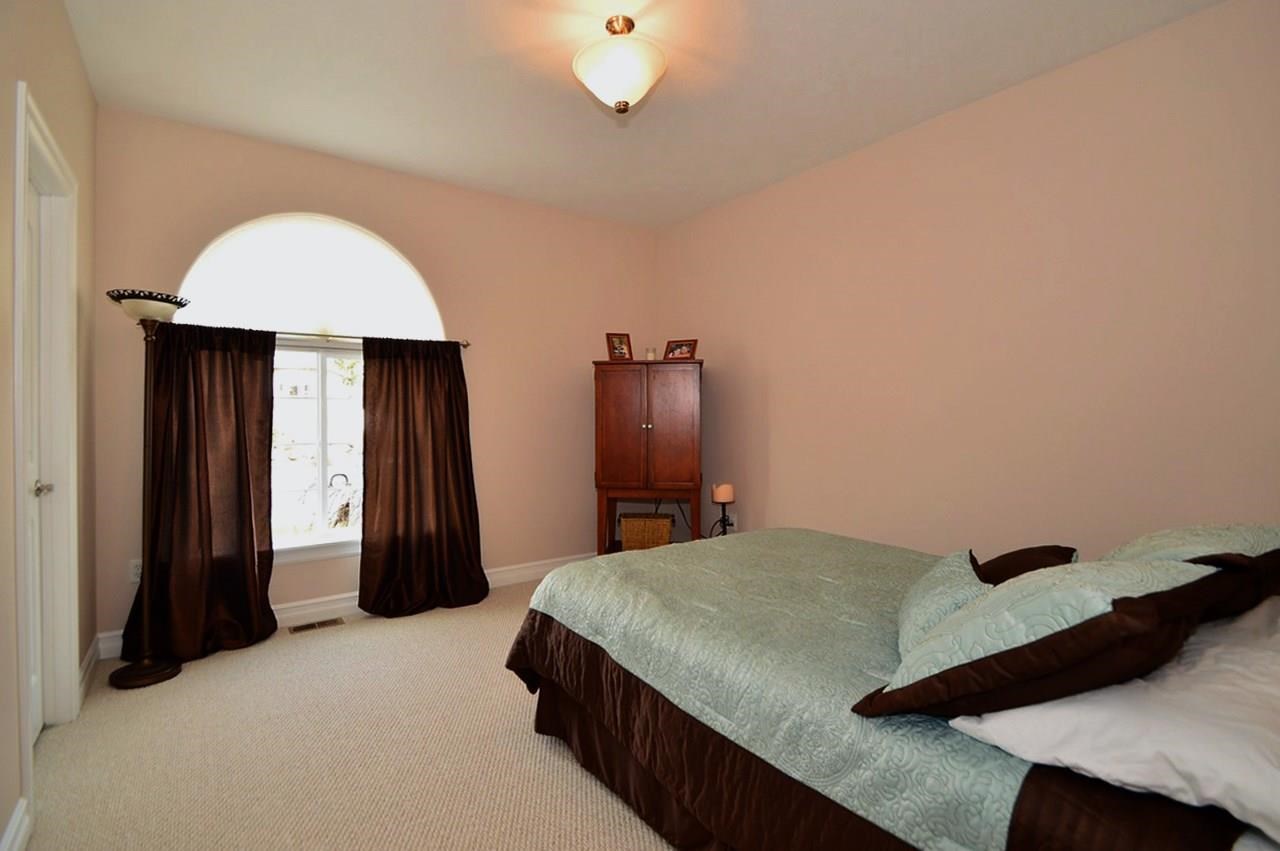 1209 W Chaucer Ave - Photo 13