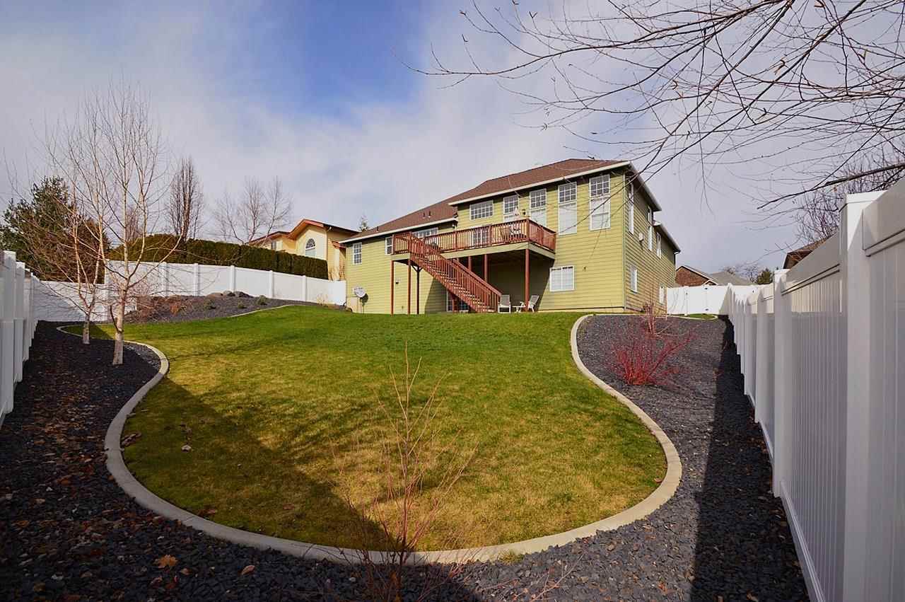 1209 W Chaucer Ave - Photo 20