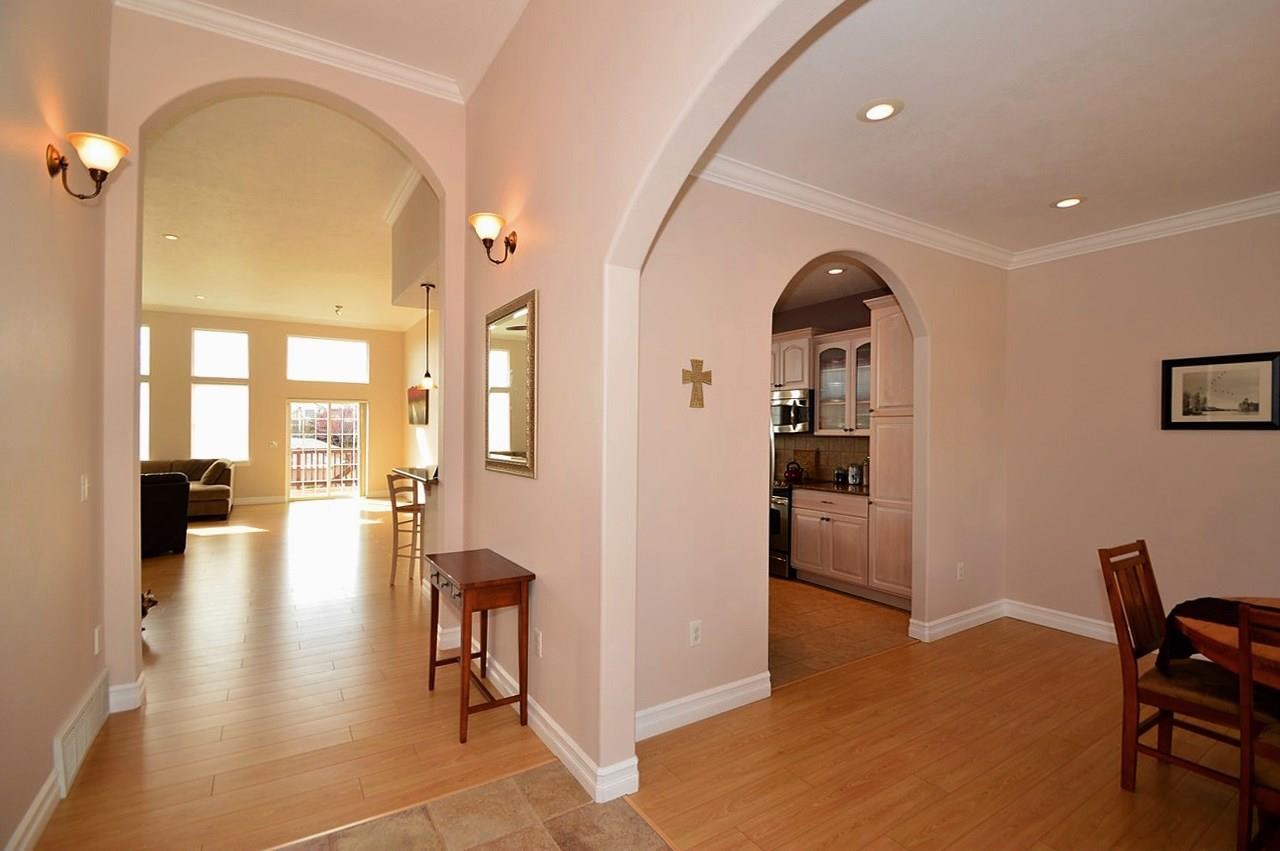 1209 W Chaucer Ave - Photo 3
