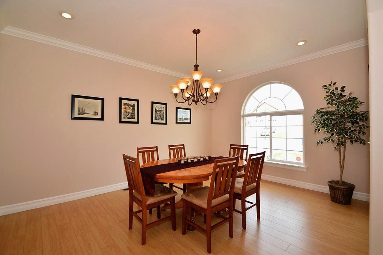 1209 W Chaucer Ave - Photo 5