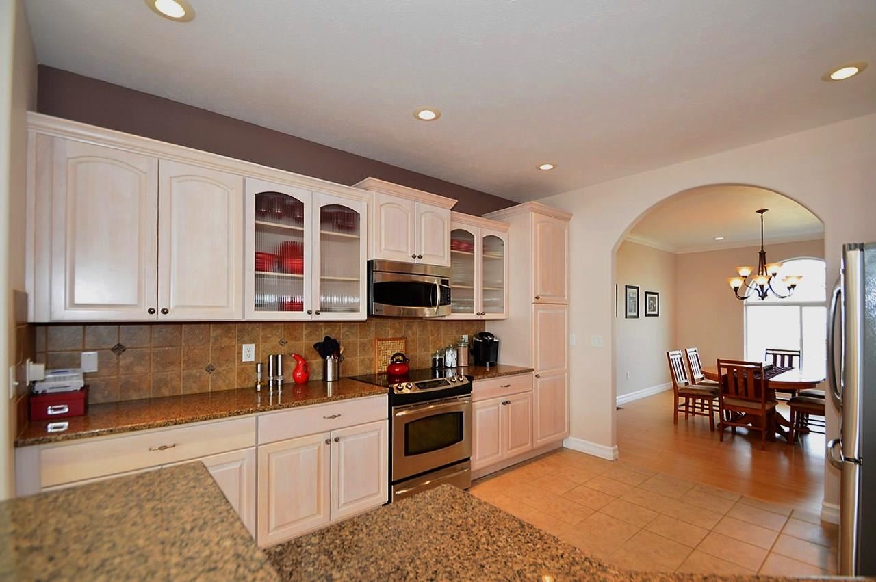 1209 W Chaucer Ave - Photo 6