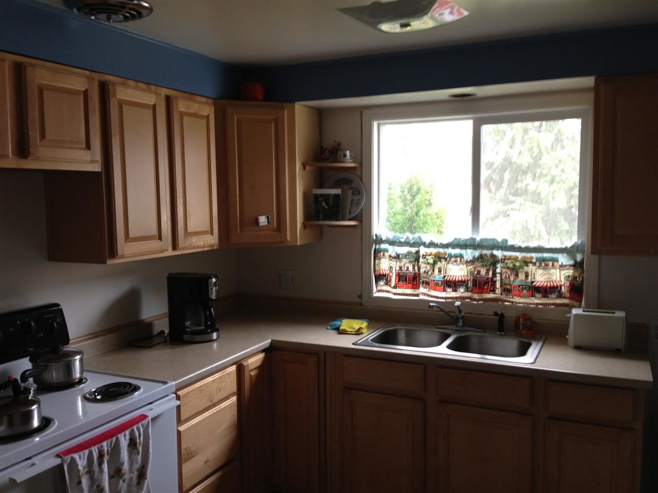 1919 E 12th - Photo 4