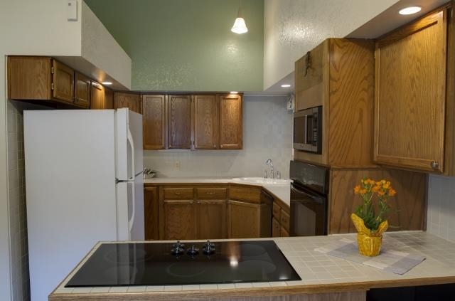 2619 E North Altamont Blvd - Photo 3