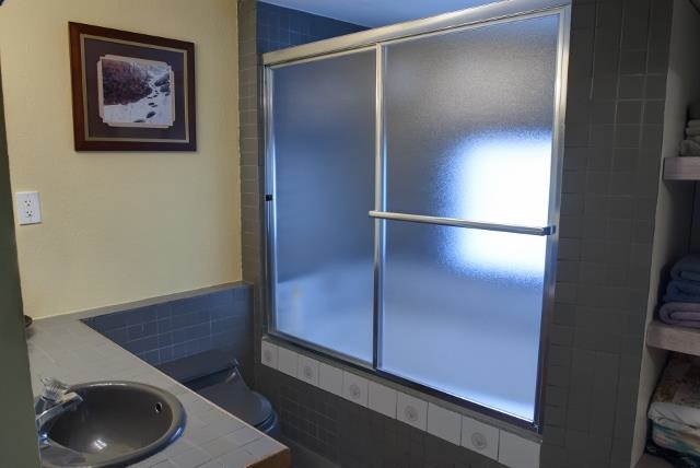 2619 E North Altamont Blvd - Photo 9
