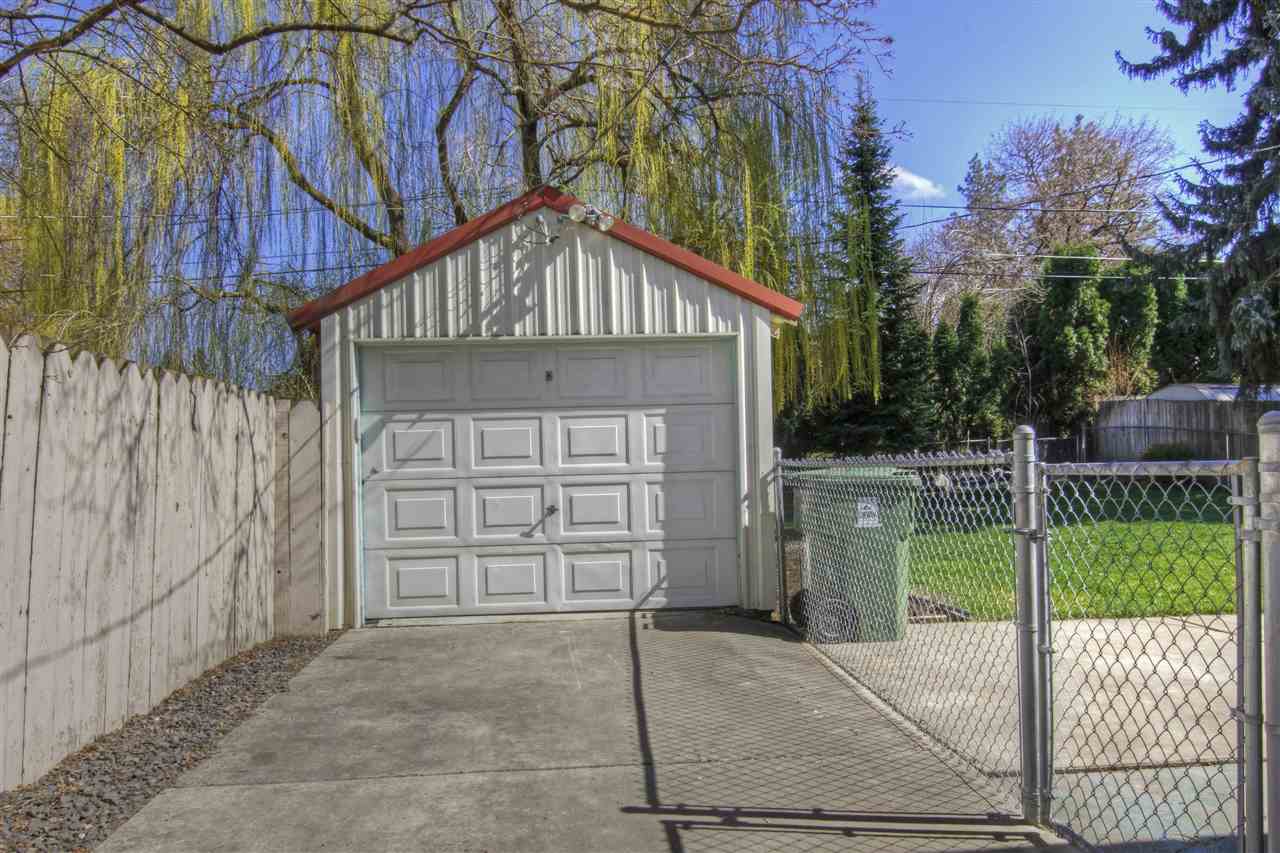 1433 S Maple St - Photo 16