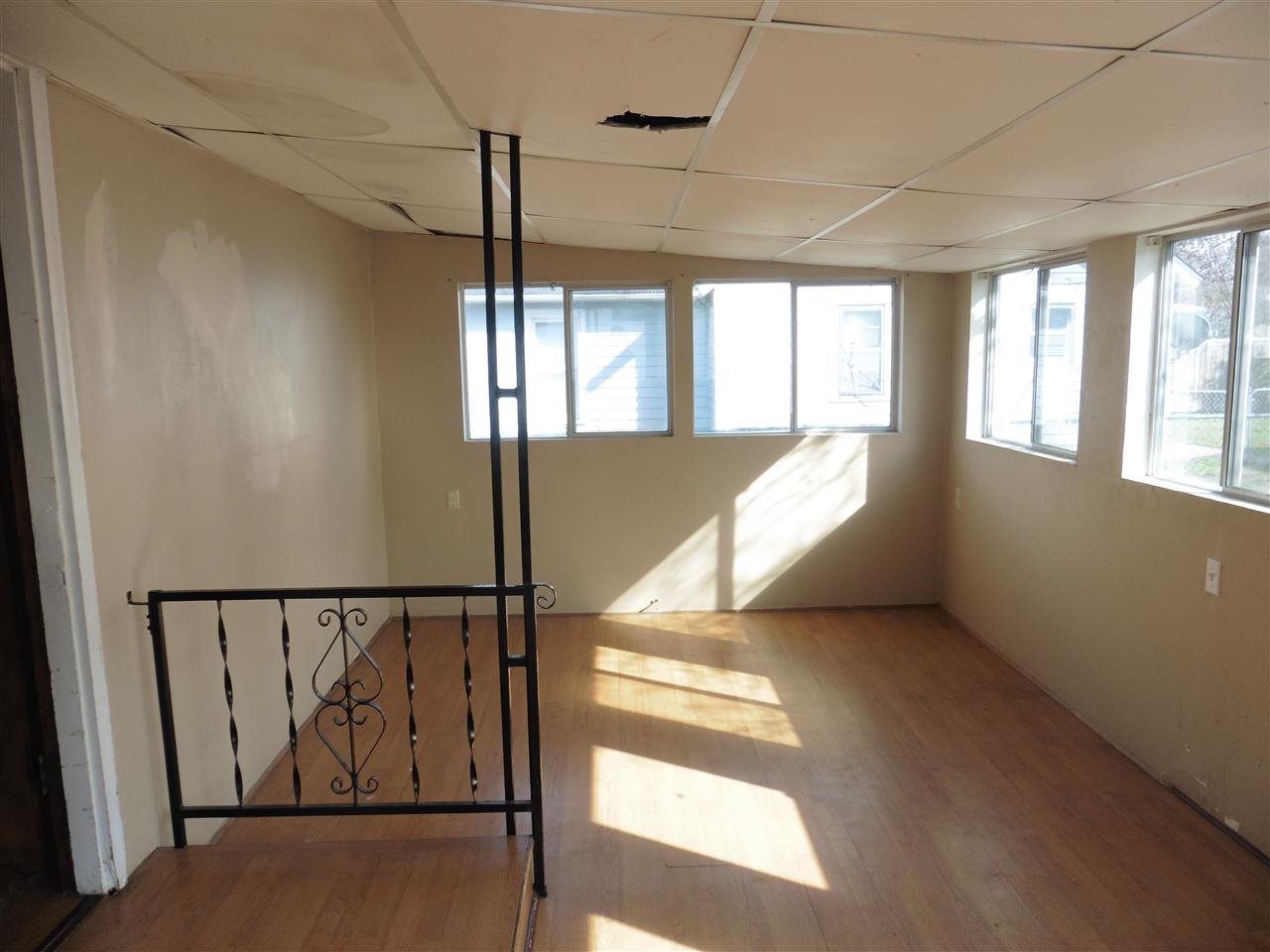 308 E Queen Ave - Photo 5